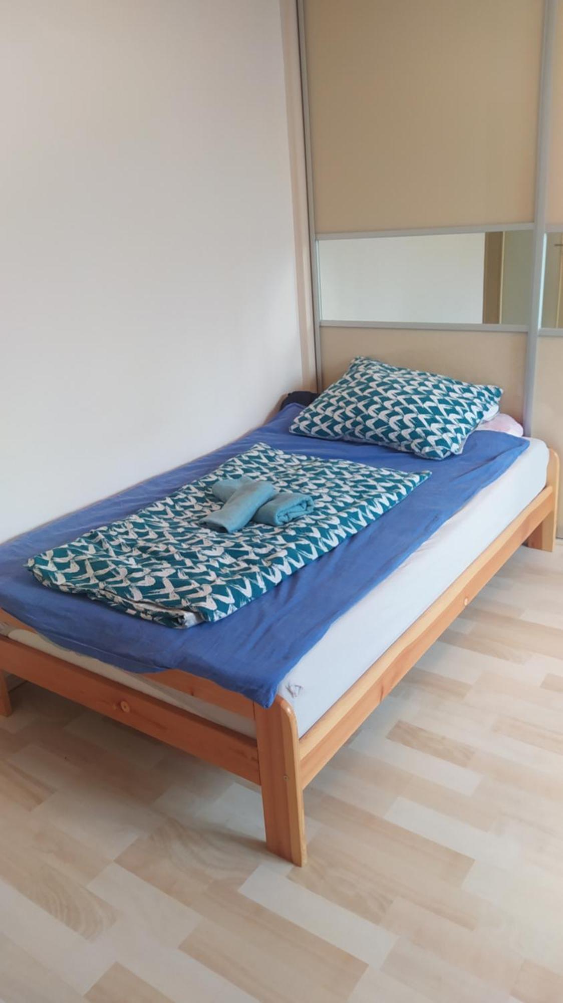 Kwatera prywatna Spacious In 6 Near Center